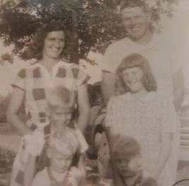 Gladys Anderson (nee Oakes) and Family